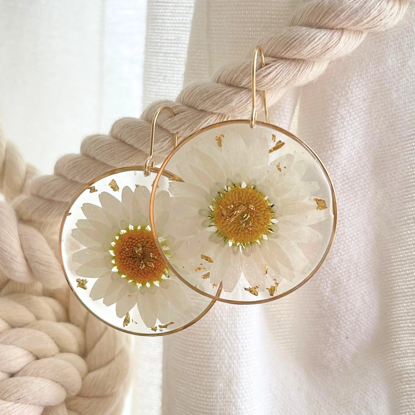 White Daisy Drop Earrings