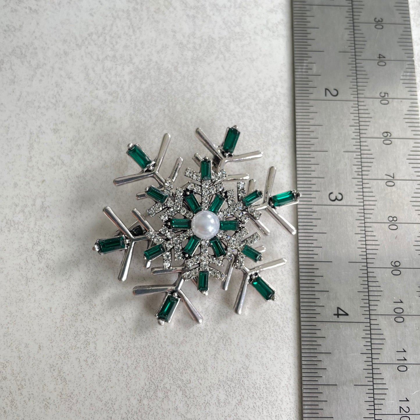 Green emerald flower silver pin brooch pendent