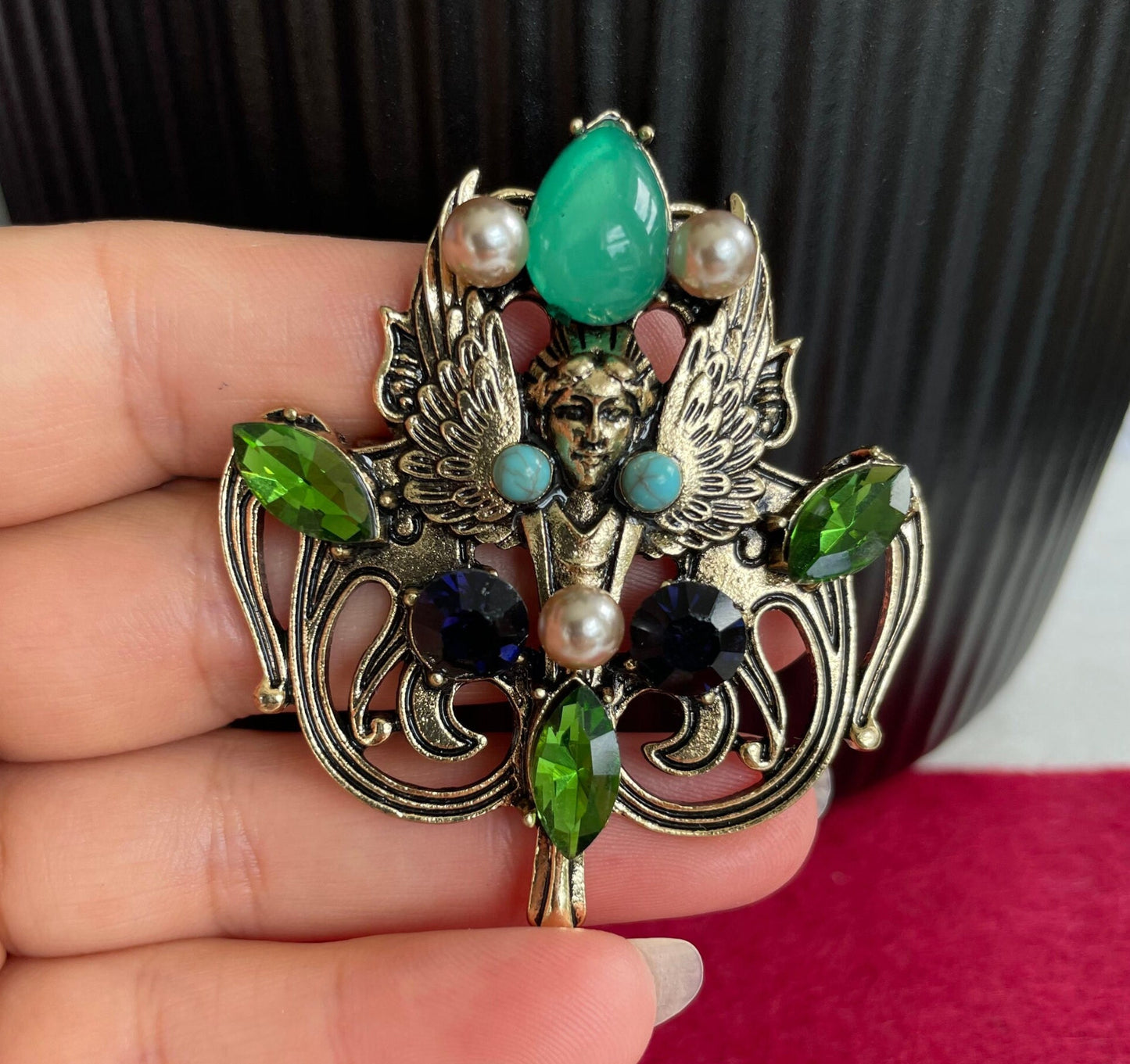 Delicate green emerald fairy gold pin brooch