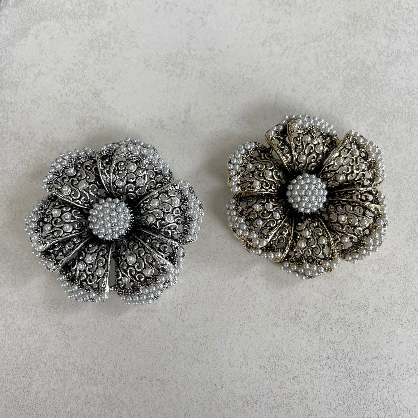 Vintage style large pearl flower gold pin brooch