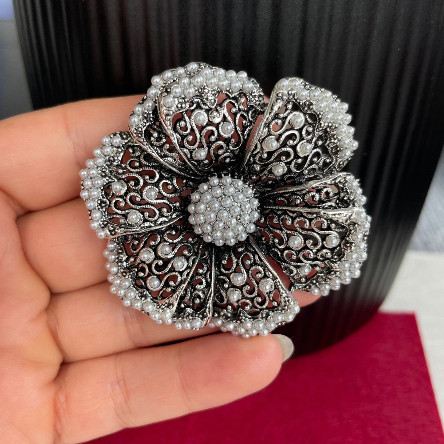 Vintage style large pearl flower gold pin brooch