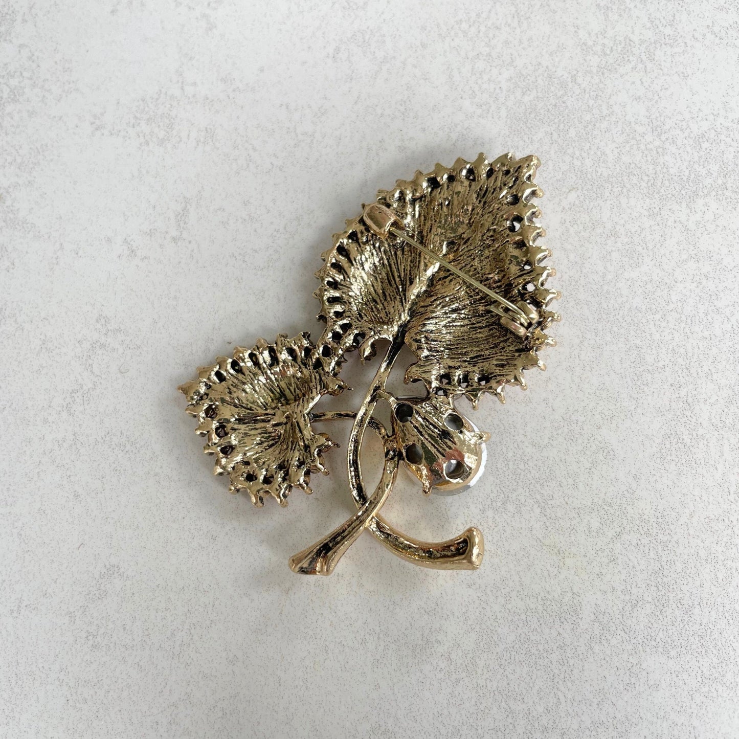 Vintage Style Amber leaf crystal gold pin brooch