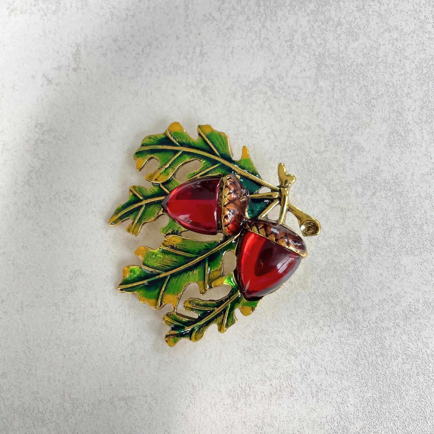 Vintage style amber acorn oak leaf gold pin brooch
