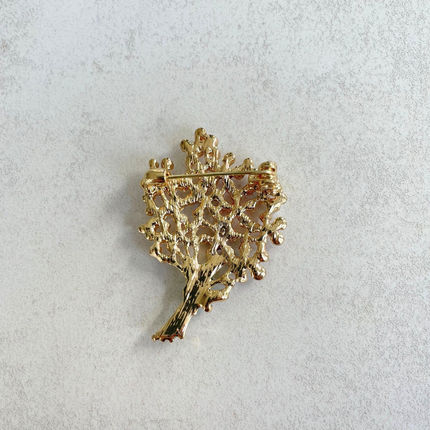 Delicate multicoloured flowers bouquet pearls gold pin brooch