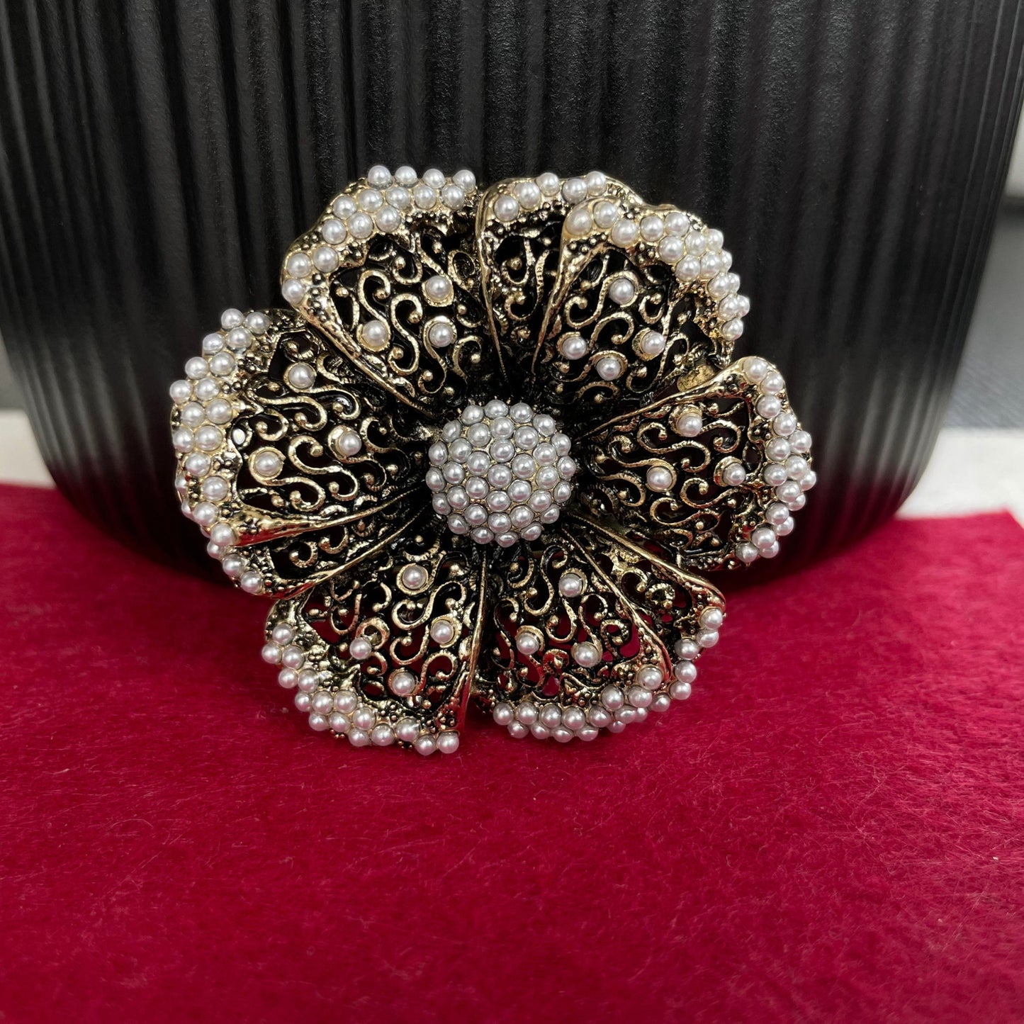 Vintage style large pearl flower gold pin brooch