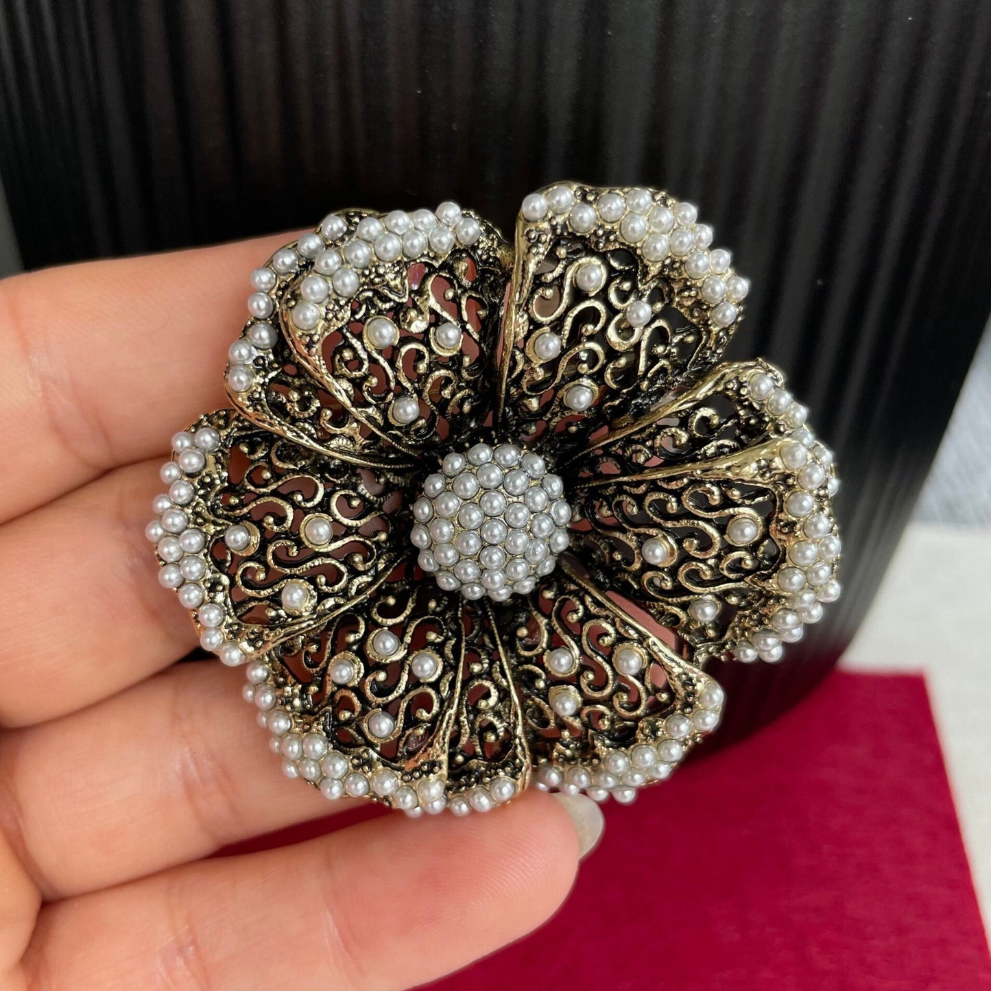 Vintage style large pearl flower gold pin brooch