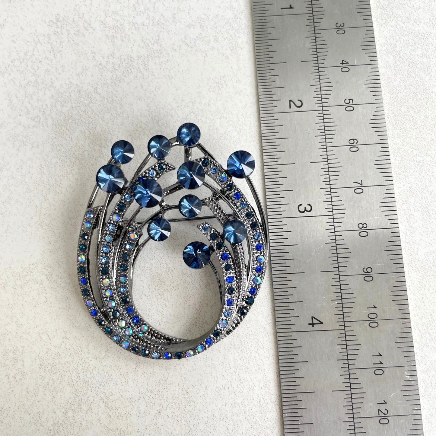 Vintage style blue sapphire silver pin brooch