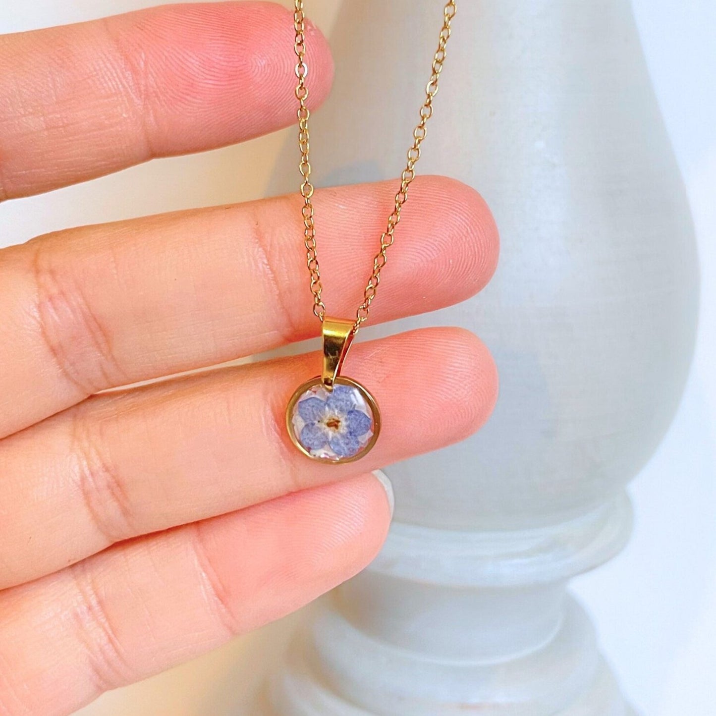 Forget Me Not Flower Round Shell Charm Necklace
