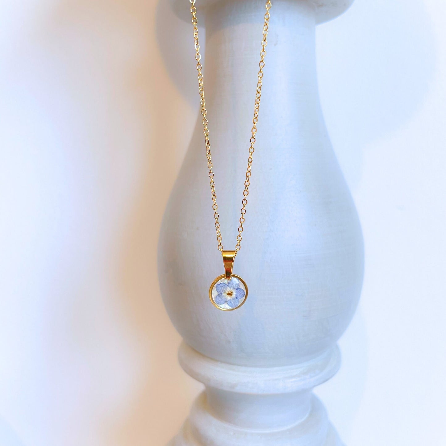 Forget Me Not Flower Round Shell Charm Necklace