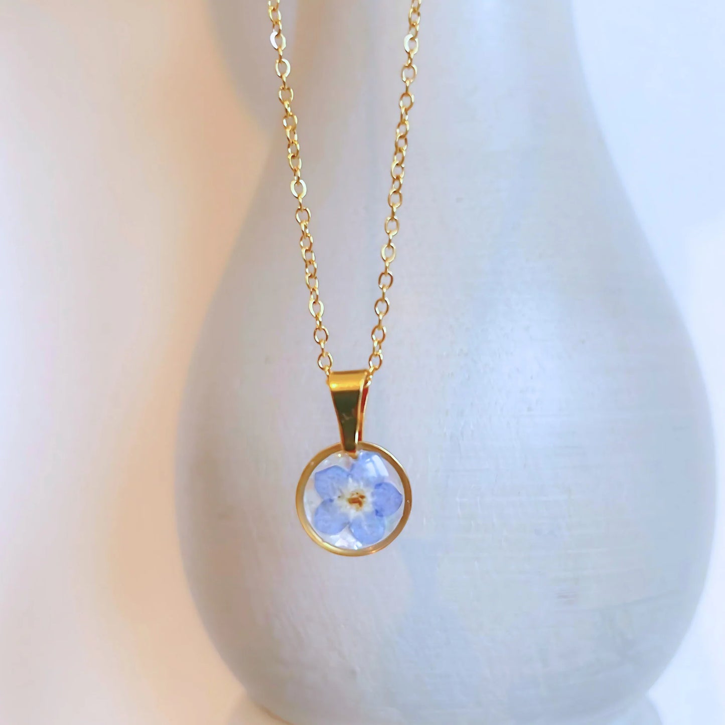 Forget Me Not Flower Round Shell Charm Necklace