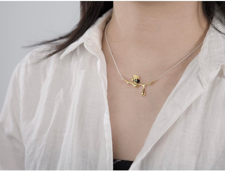 Luxury 925 Sterling Silver 18k Gold Plated Bee Necklace, Dripping Honey Pendant ,Bee Jewellery,Dainty Necklace,Silver Necklace, Gift For Her