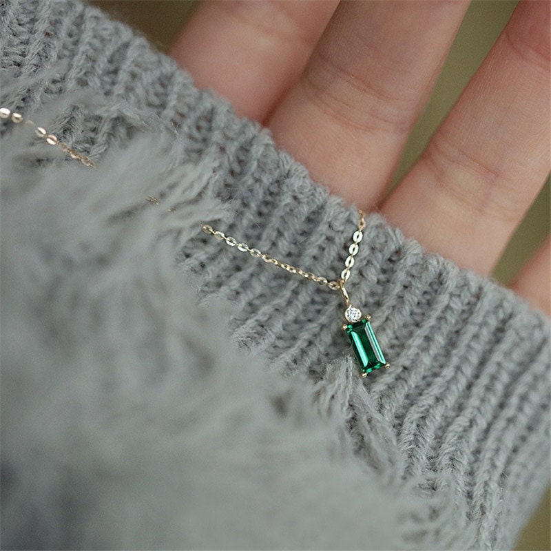 Minimalist Green Emerald Baguette Pendant Necklace,Minimalist Necklace ,Thin Chain Necklace ,Sterling Silver Necklace,Classic Cz Necklace
