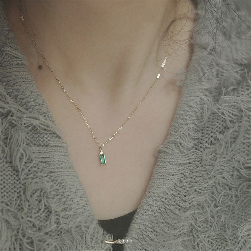 Minimalist Green Emerald Baguette Pendant Necklace,Minimalist Necklace ,Thin Chain Necklace ,Sterling Silver Necklace,Classic Cz Necklace