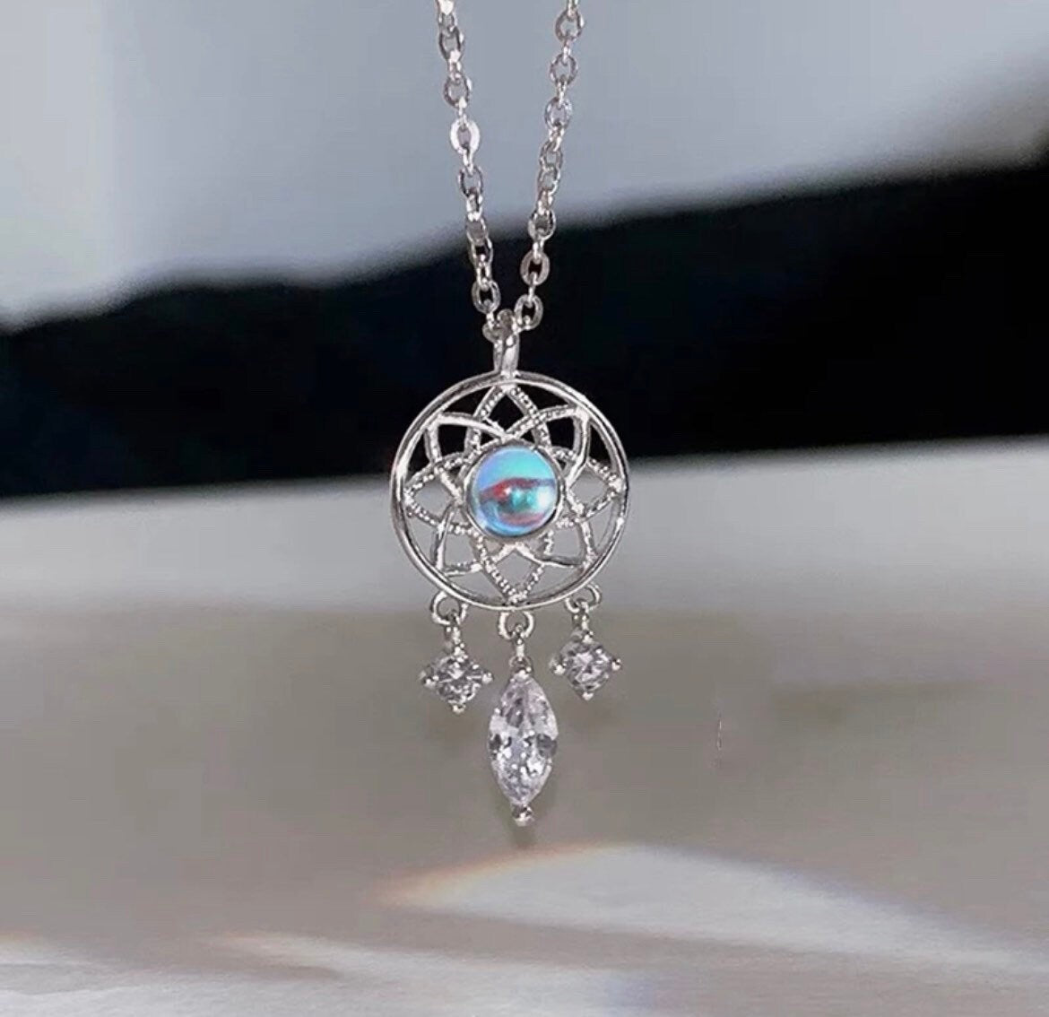Minimalist Silver Dream Catcher Moonstone Pendent Necklace For Women,Personality,Crystal Blue Stone,Geometric Necklace,Luxury Jewellery
