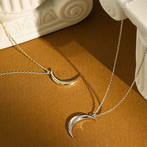 Crescent Moon Pendant-Crescent Moon Necklace-Moon Gold necklace-Dainty Celestial Jewellery-Silver Moon Necklace-Dainty Moon Necklace