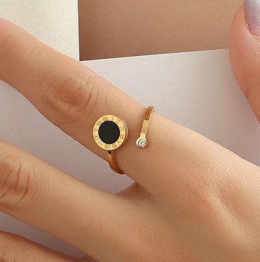 18k Gold Roman Numeral Black Shell Adjustable Ring -Dainty Black Stone Ring -Geometric Round Roman Number Ring -Gold Open Ring -Gift For Her
