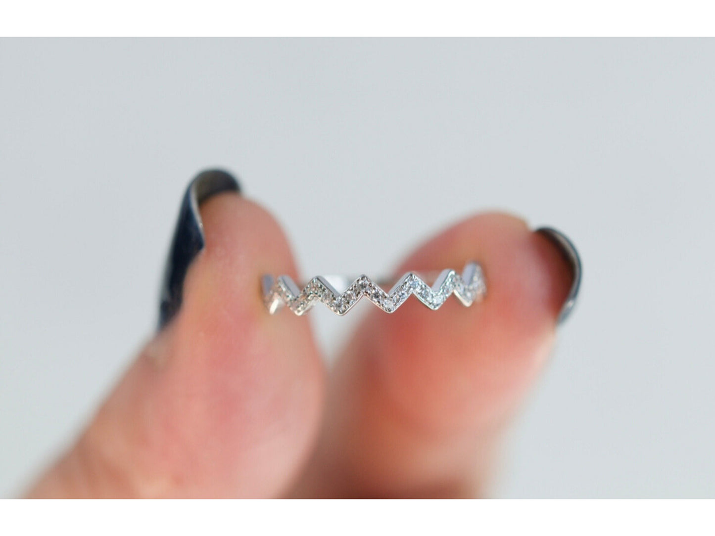 Thin Wave Gold Ring