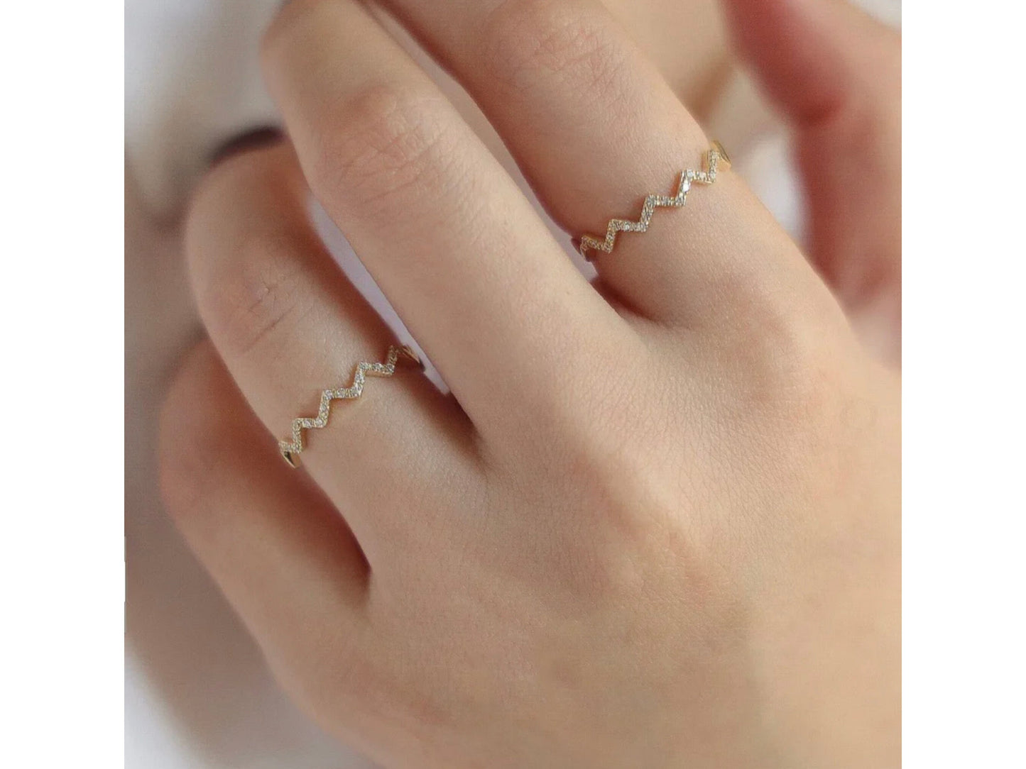 Thin Wave Gold Ring