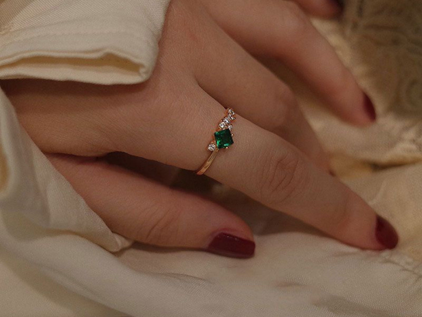 Emerald Rhombus Ring