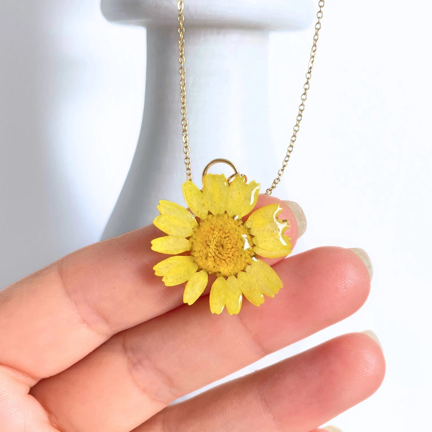 Real Daisy Flower Pendant Necklace