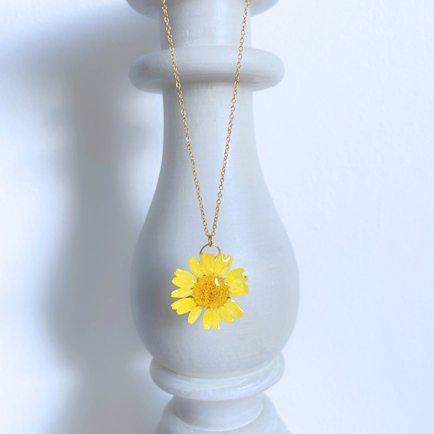 Real Daisy Flower Pendant Necklace