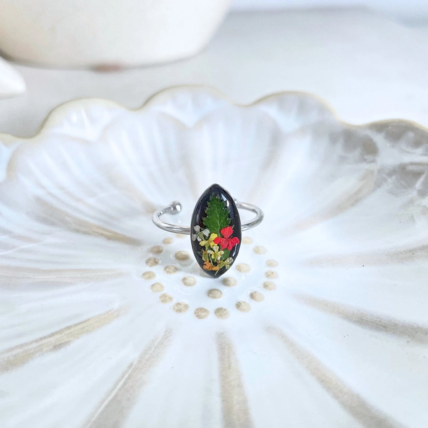 Real Leaf Oval Blossom Ring