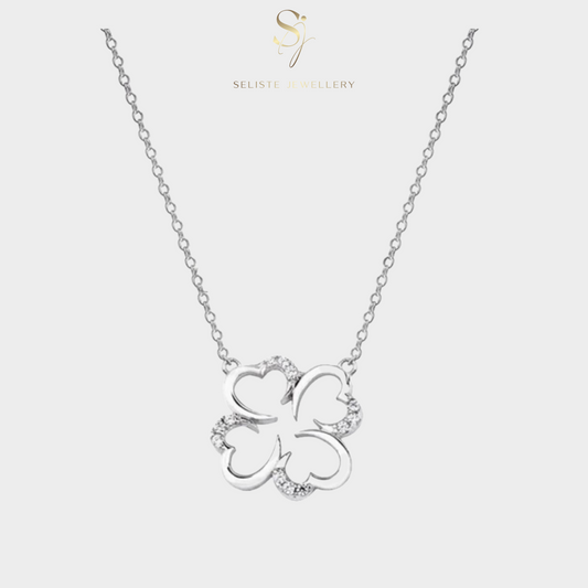 Clover Flower Pendent Necklace