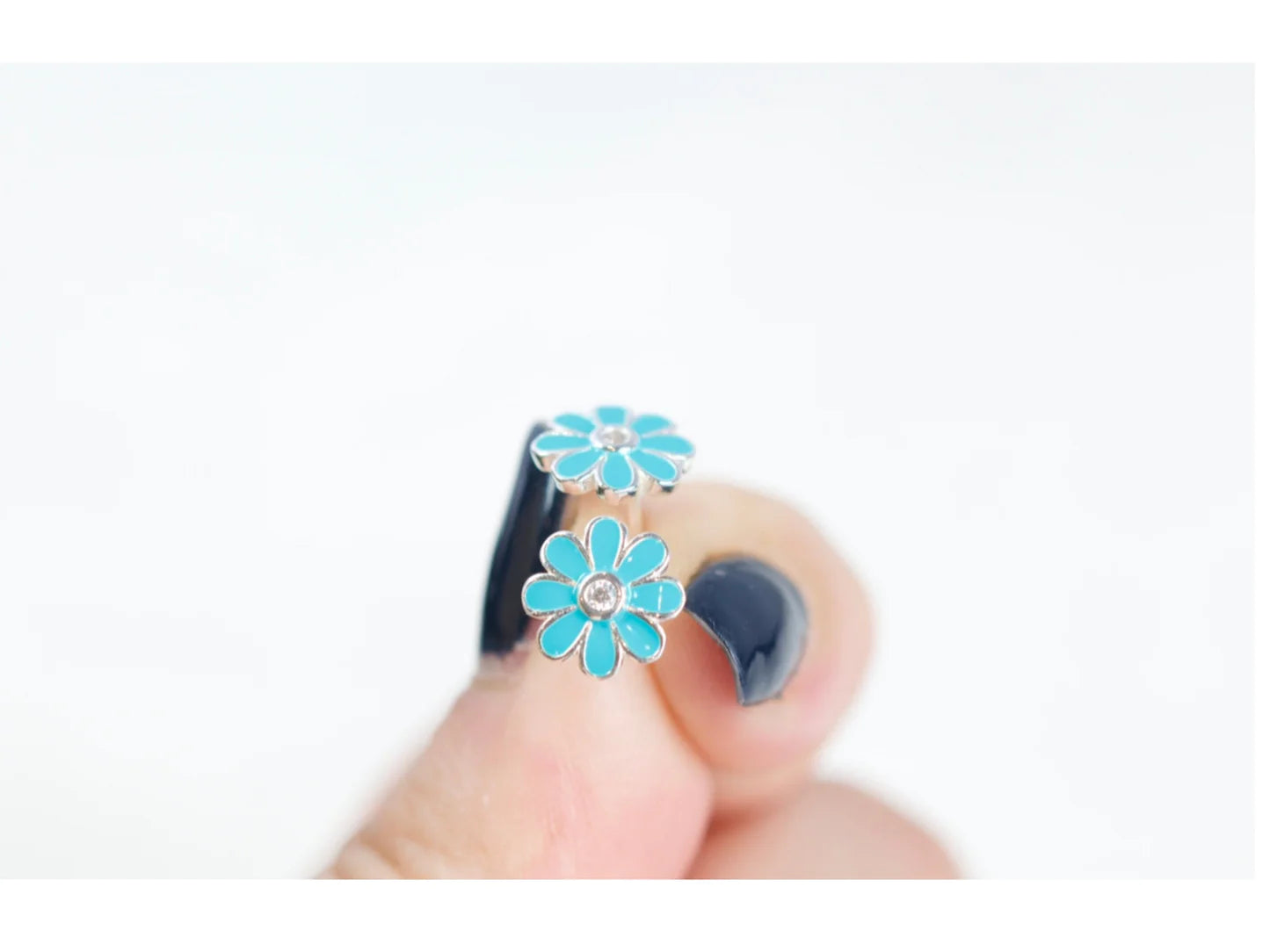 Dainty Daisy Flower Earrings