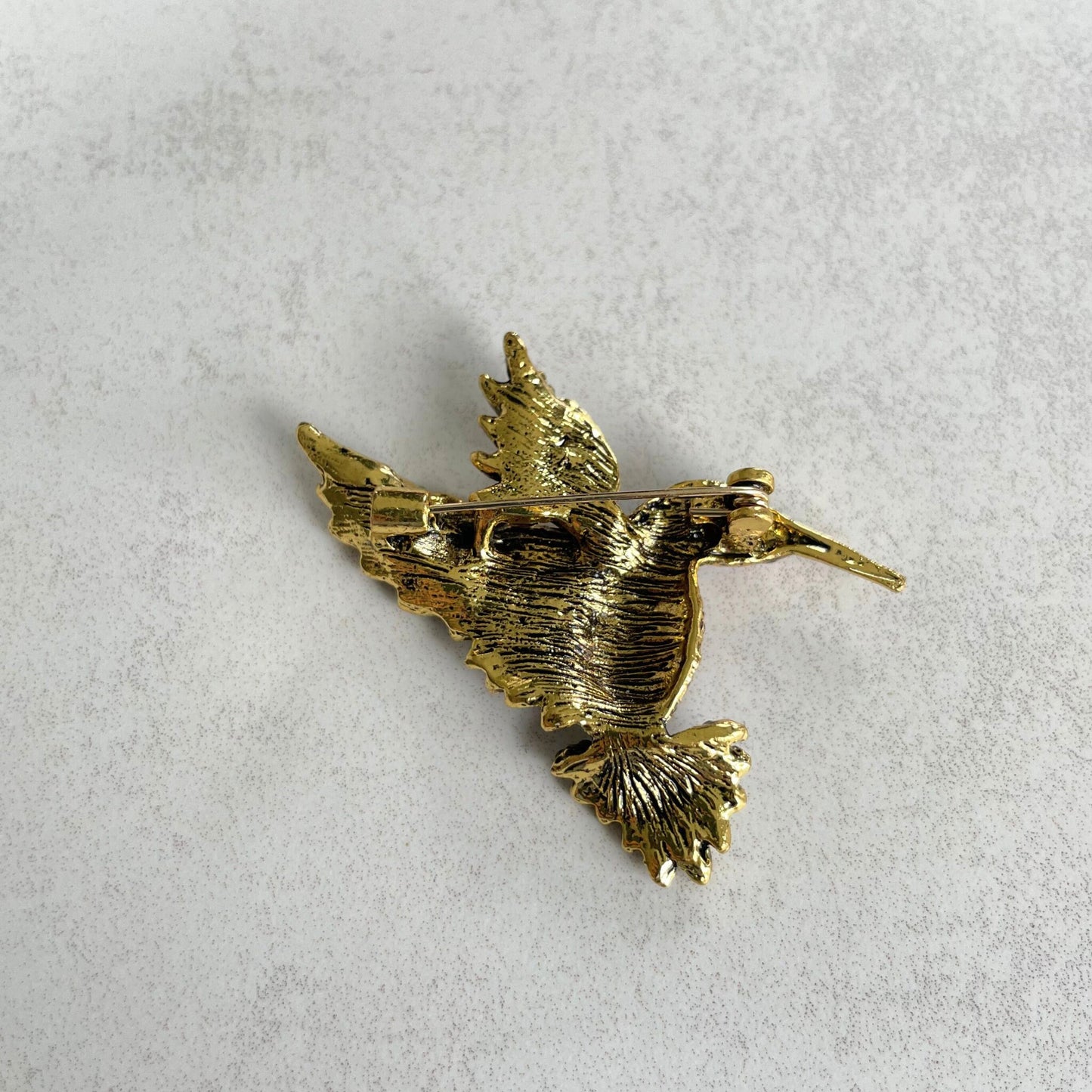 Vintage style pink and green hummingbird gold pin brooch