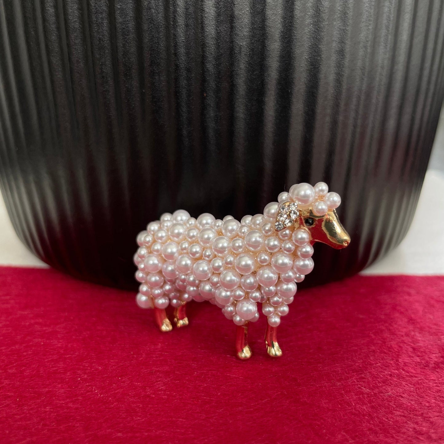 Cute Sheep pearls gold pin brooch