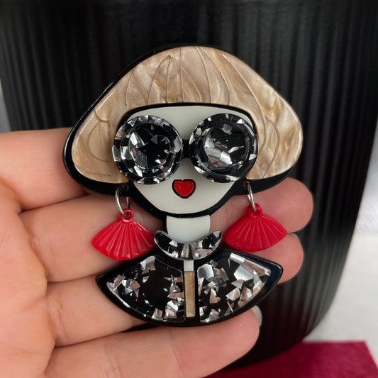 Art Deco blond lady with large sunglasses acrylic pin brooch