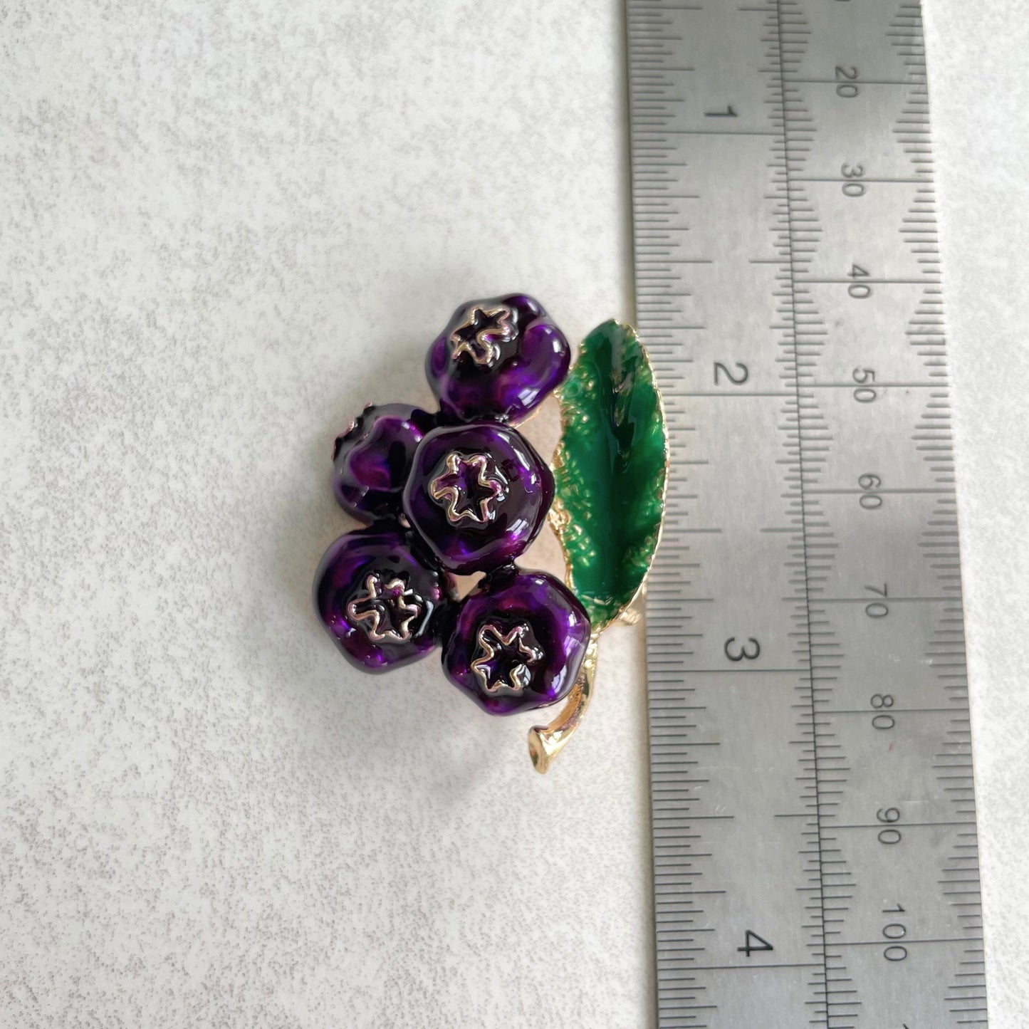 Retro purple enamel blubbery green leaf gold pin brooch • Elegant berry brooch • Playful fruits shape brooch • Blubbery jewellery • Mum Gift