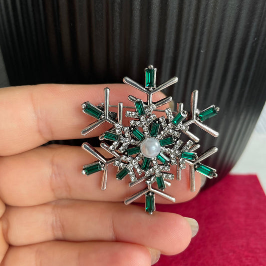 Green emerald flower silver pin brooch pendent