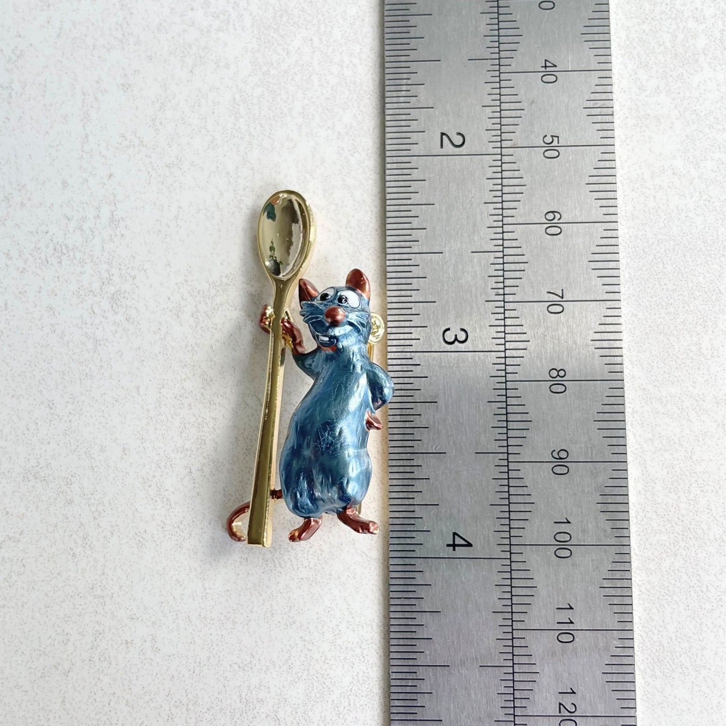 Charming little chef mouse gold pin brooch