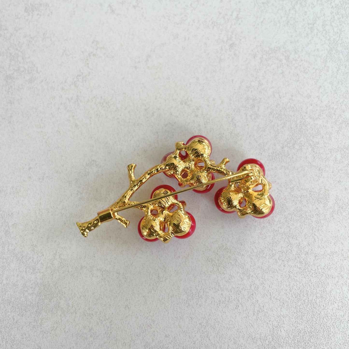 Charming red flower tree branch gold pin brooch