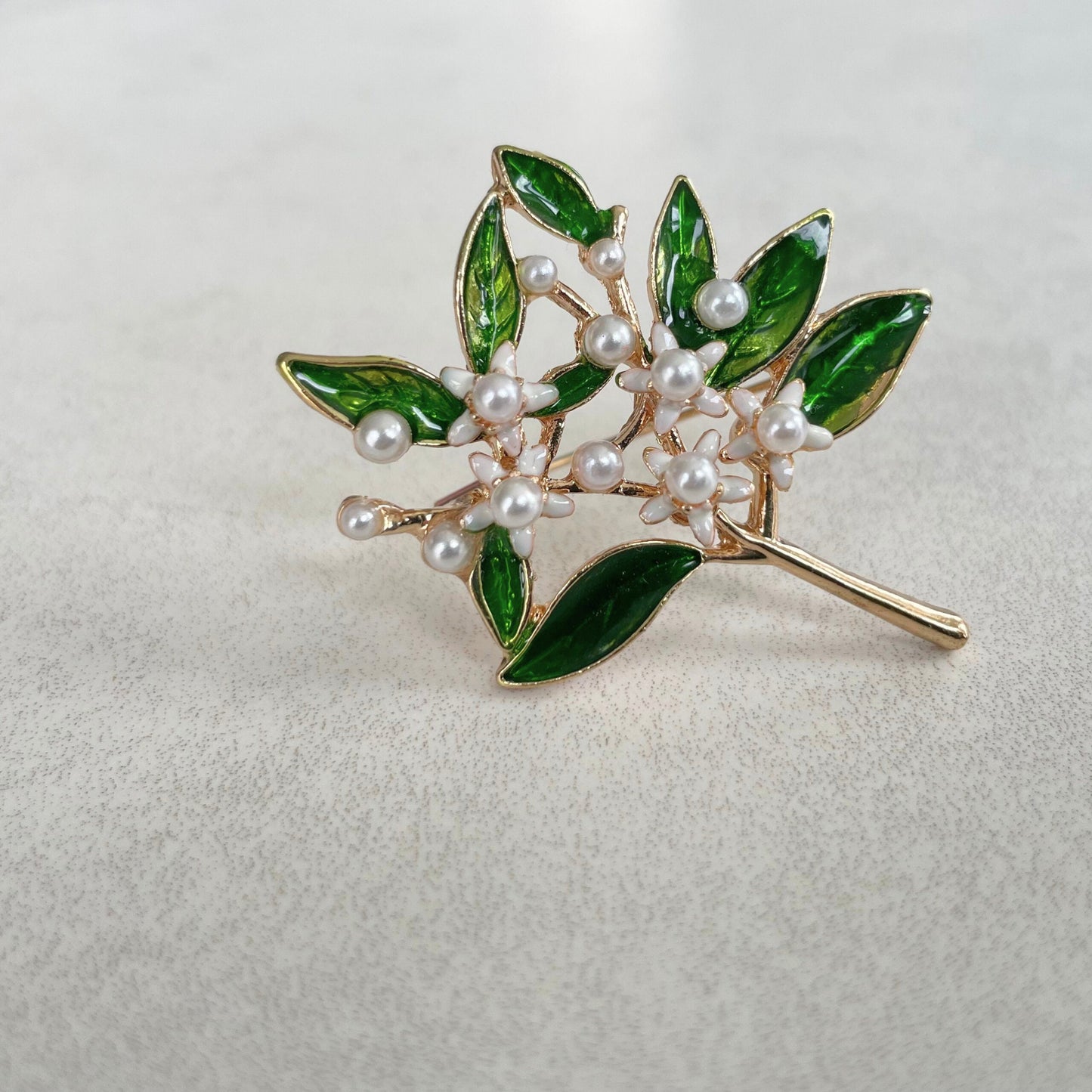 Delicate white flower pearls tree branch gold pin brooch