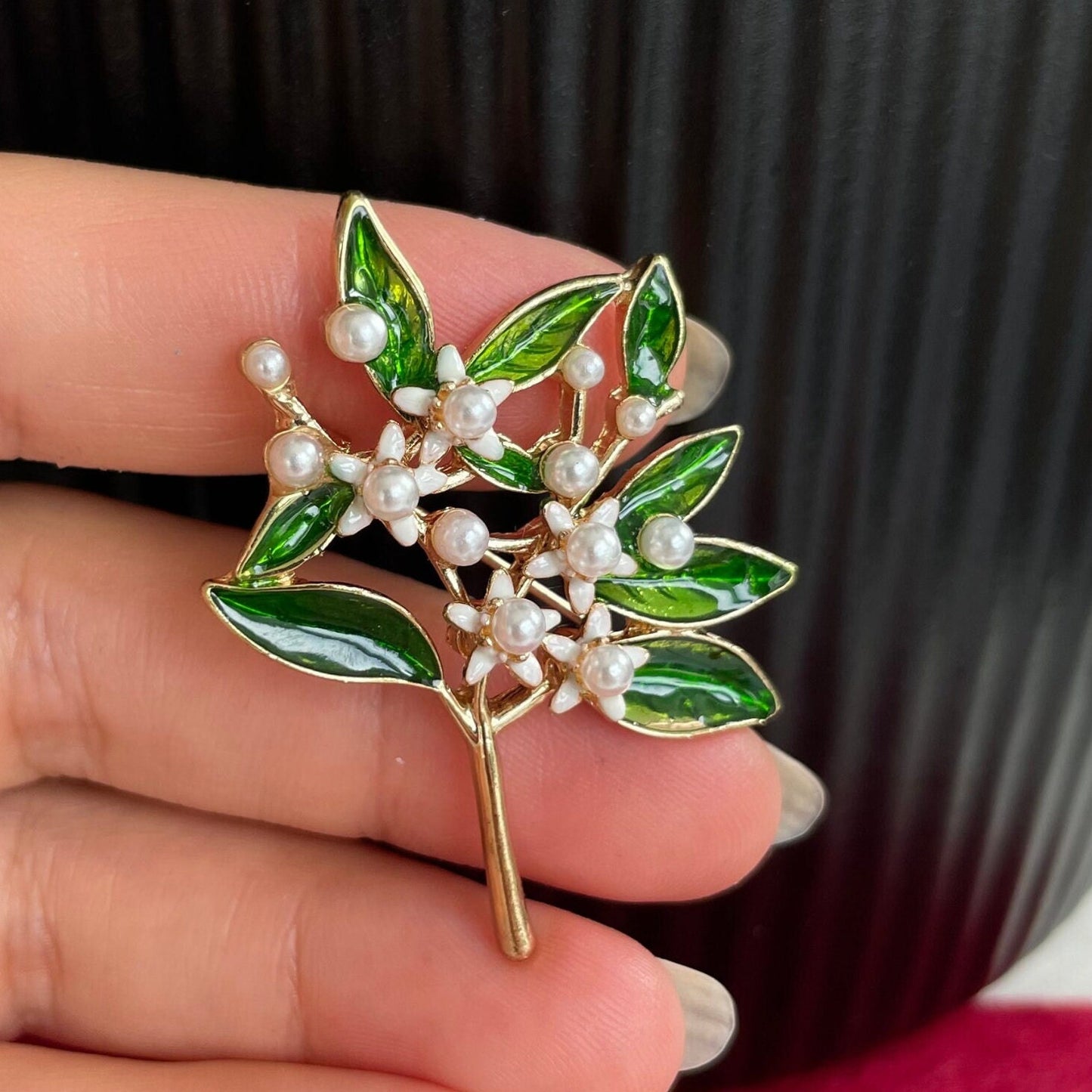 Delicate white flower pearls tree branch gold pin brooch