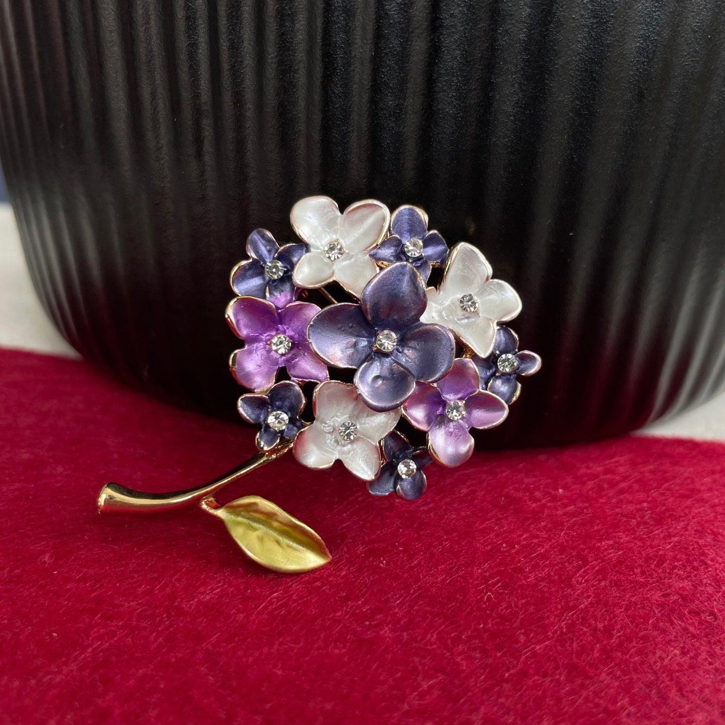 Delicate Lilac flower gold pin brooch