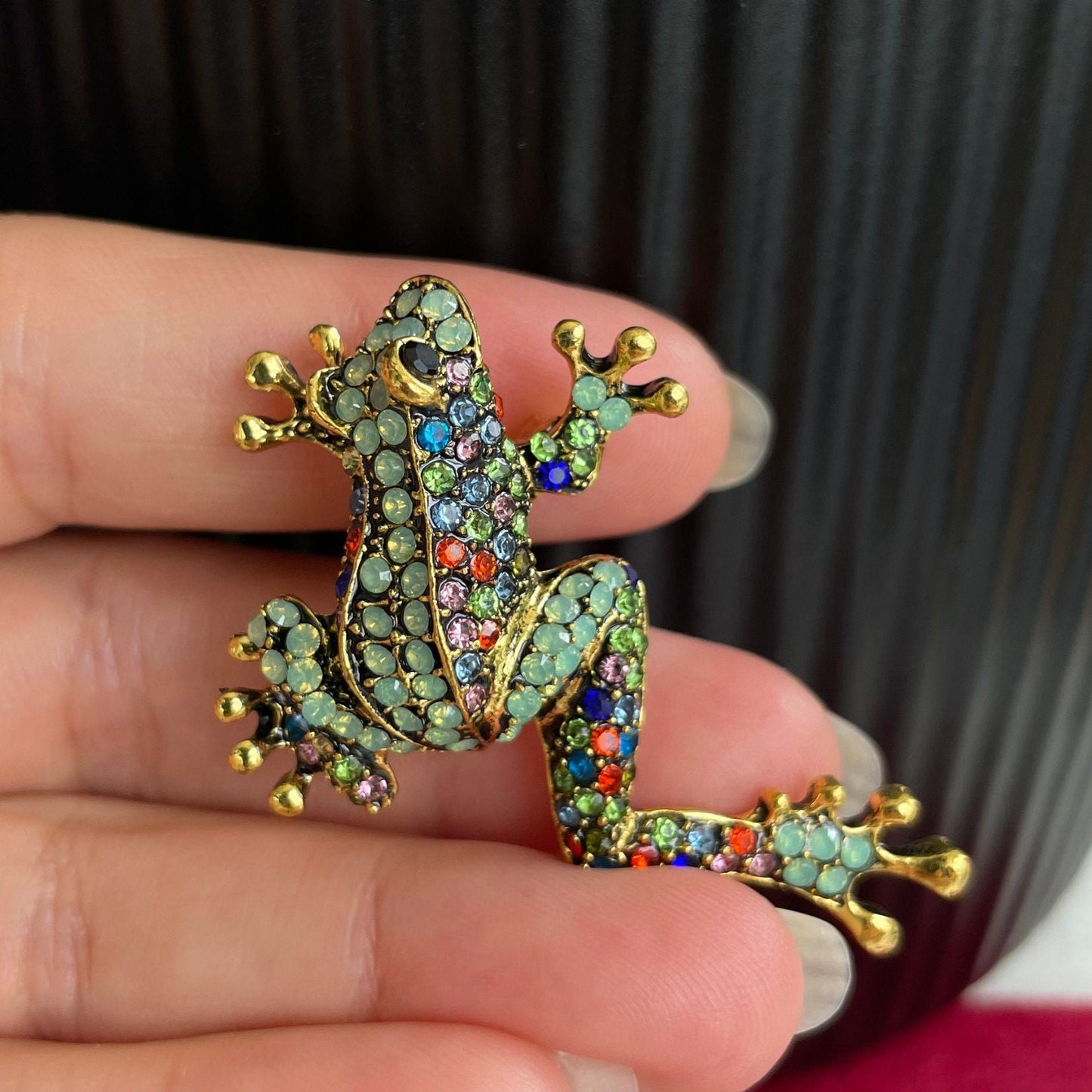 Charming turquoise frog gold pin brooch