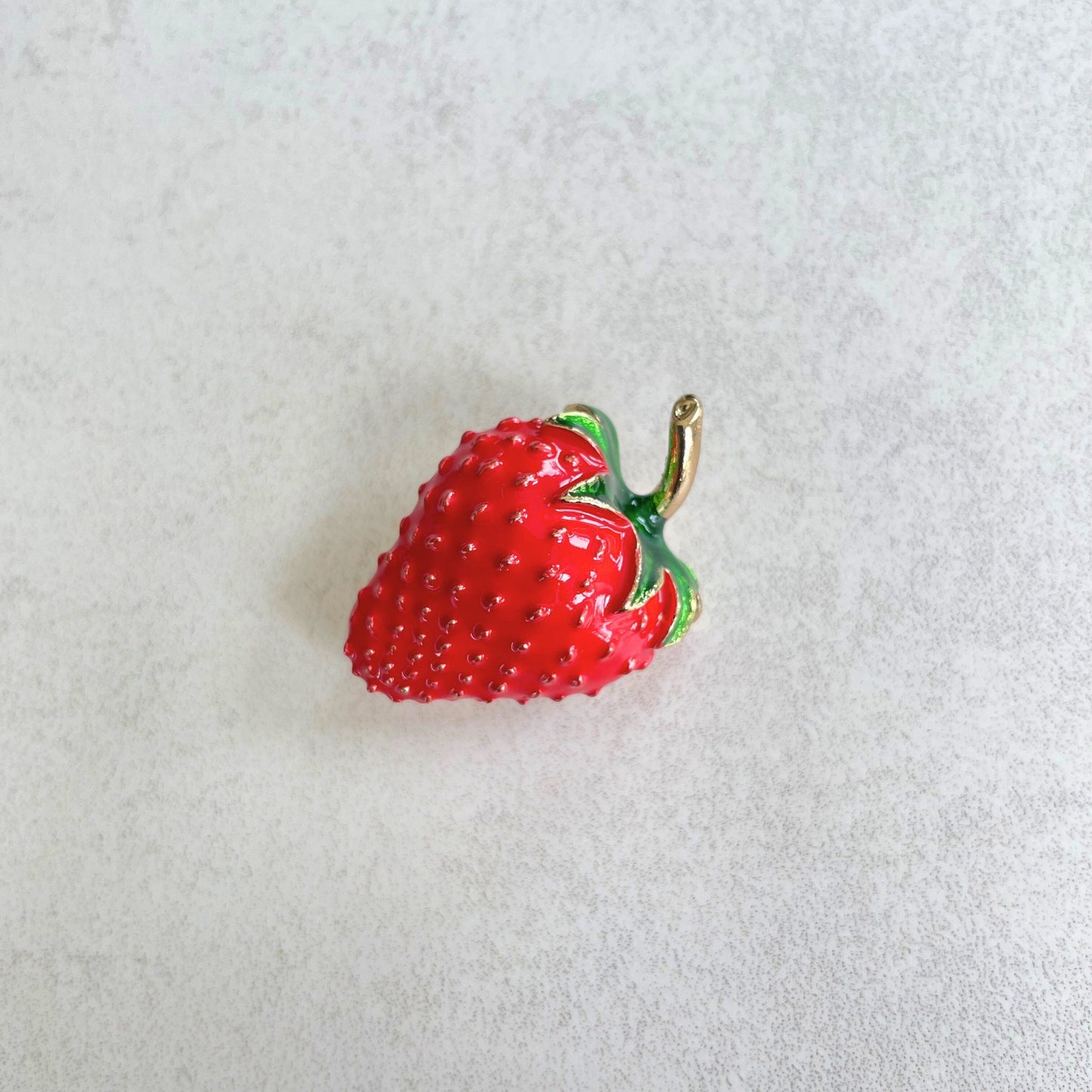 Retro red enamel strawberry gold pin brooch