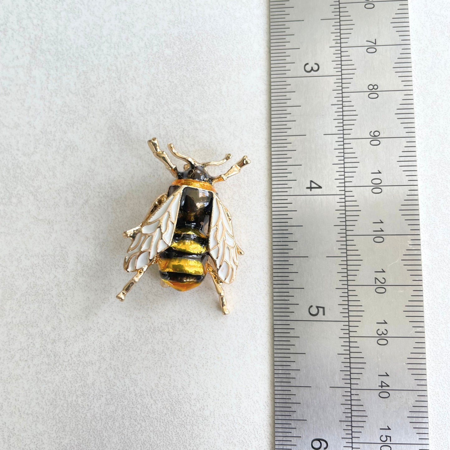 Vintage style bee gold pin brooch