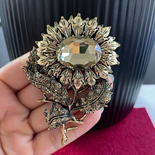 Vintage style champagne crystal large sunflower flower gold pin brooch