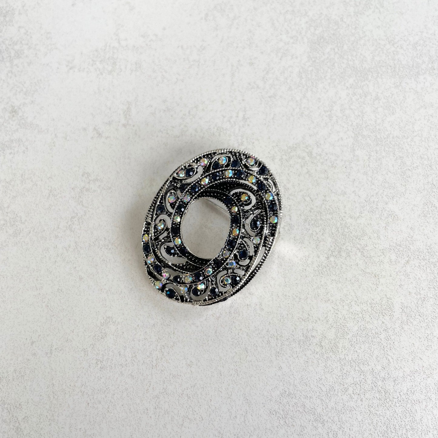 Vintage style oval rhinestone silver pin brooch