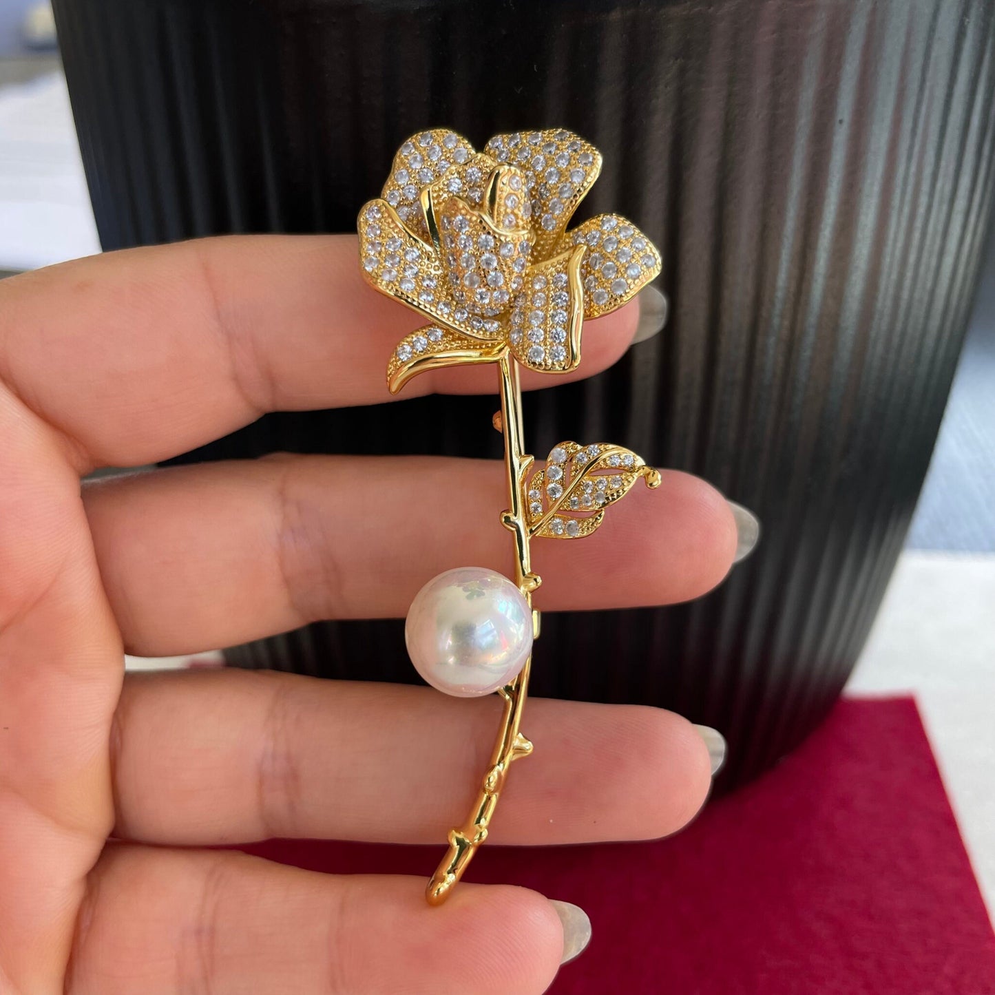 Gold rose flower pearl pin brooch