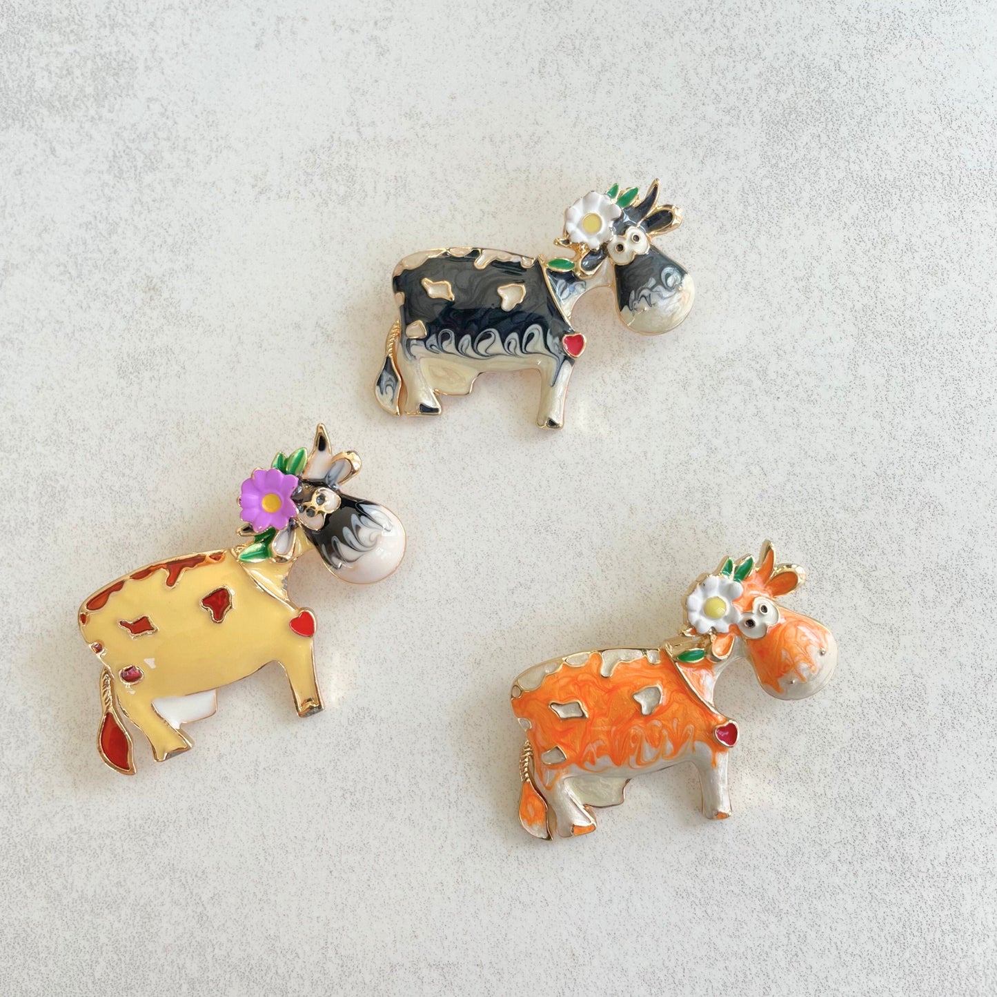 Cute cow daisy flower gold pin brooch