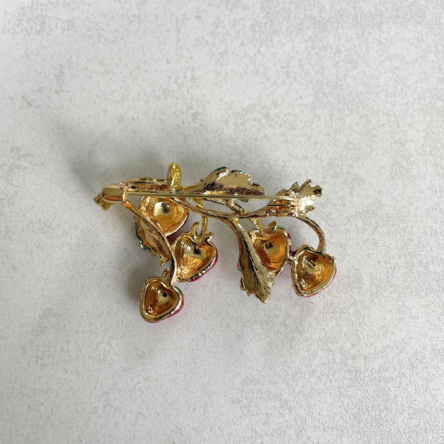 Retro red enamel strawberry green leaf gold pin brooch