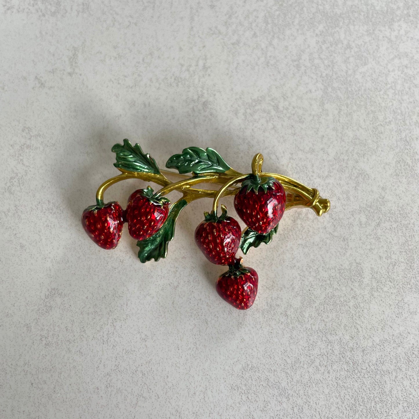 Retro red enamel strawberry green leaf gold pin brooch