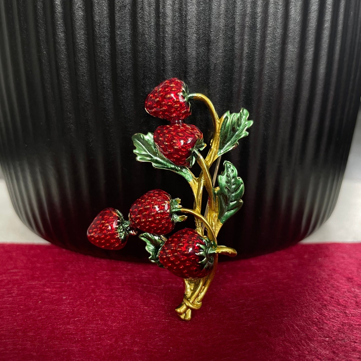 Retro red enamel strawberry green leaf gold pin brooch