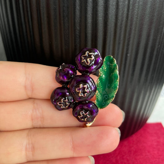 Retro purple enamel blubbery green leaf gold pin brooch • Elegant berry brooch • Playful fruits shape brooch • Blubbery jewellery • Mum Gift