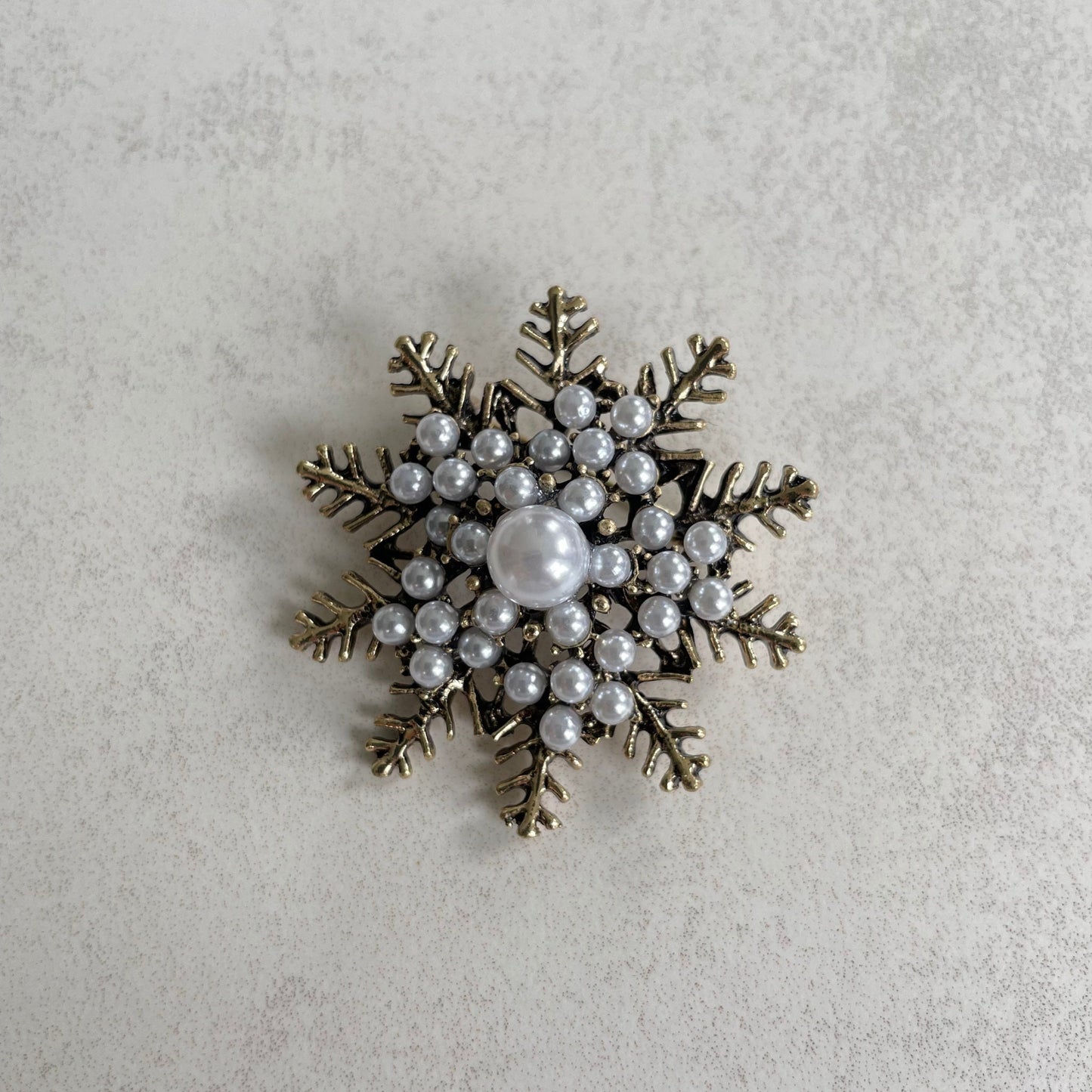 Vintage style snowflake pearl gold pin brooch  • Retro snowflake brooch pin • Elegant white pearls flower gold brooch • Gift for mum